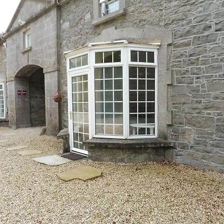 Farm stay Ross House Equestrian Holidays