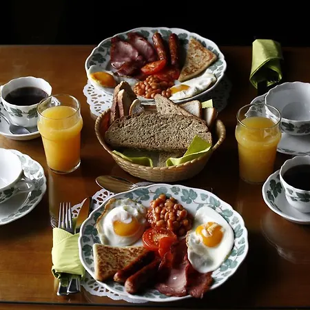 Ross House Equestrian Holidays * Mountnugent