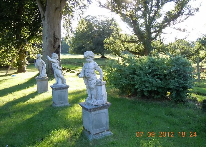 Ross House Equestrian Holidays Lantgård